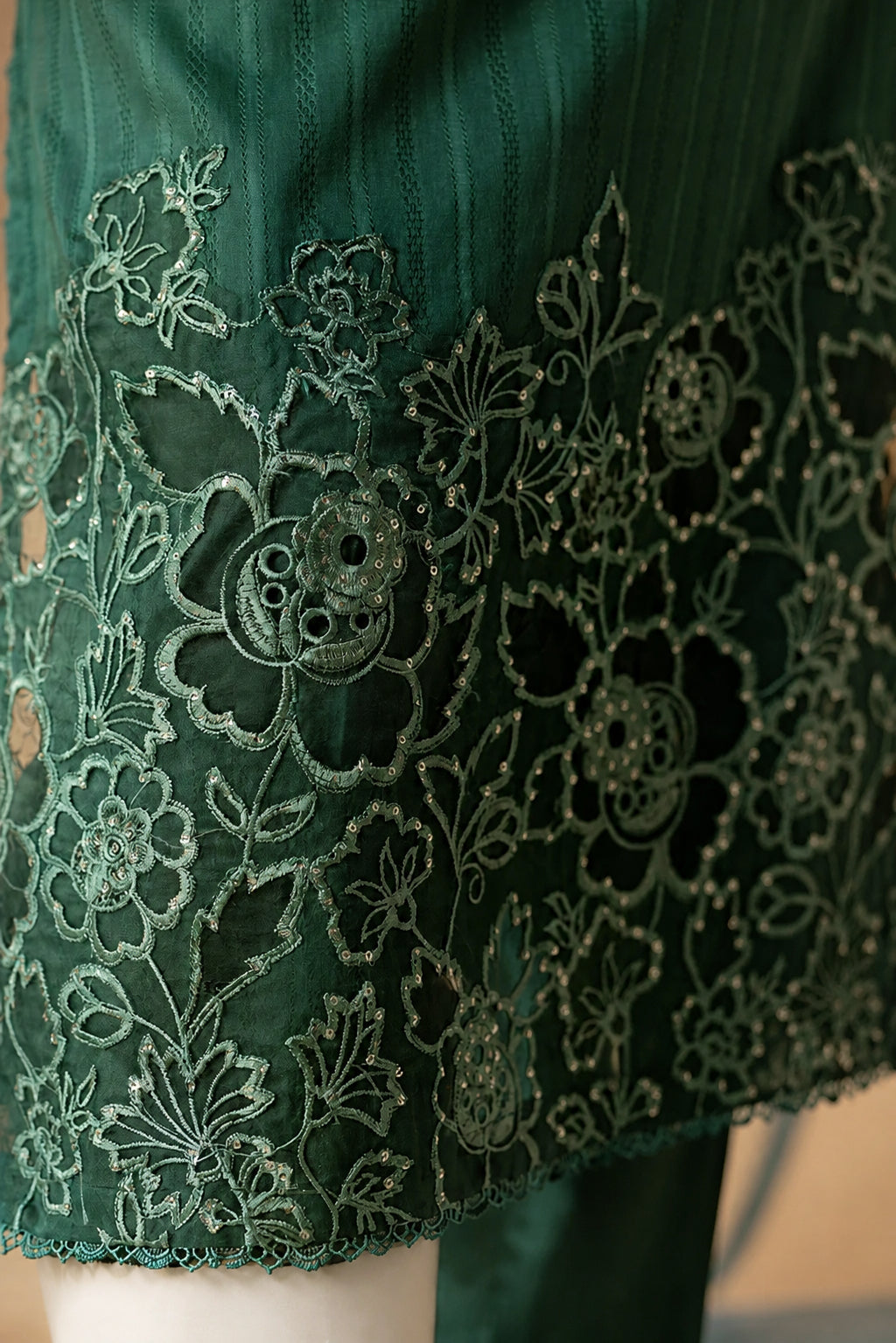 Aabroo Green